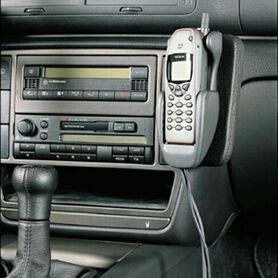 Uchwyt na telefon KUDA VW Passat od 1996 z uchwytem na napoje