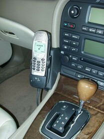 Uchwyt na telefon KUDA Jaguar S-Type 03.2002-02.2008 RHD