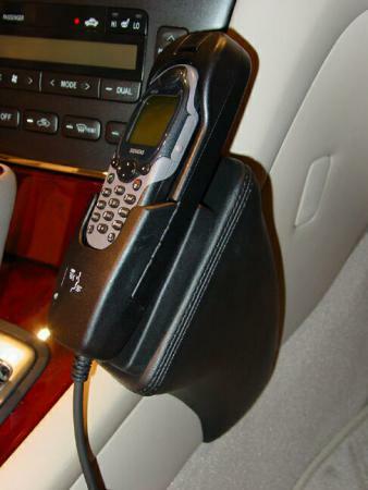 Uchwyt na telefon KUDA Lexus ES 300 / ES330 od 2002 do 05/2005 (1)